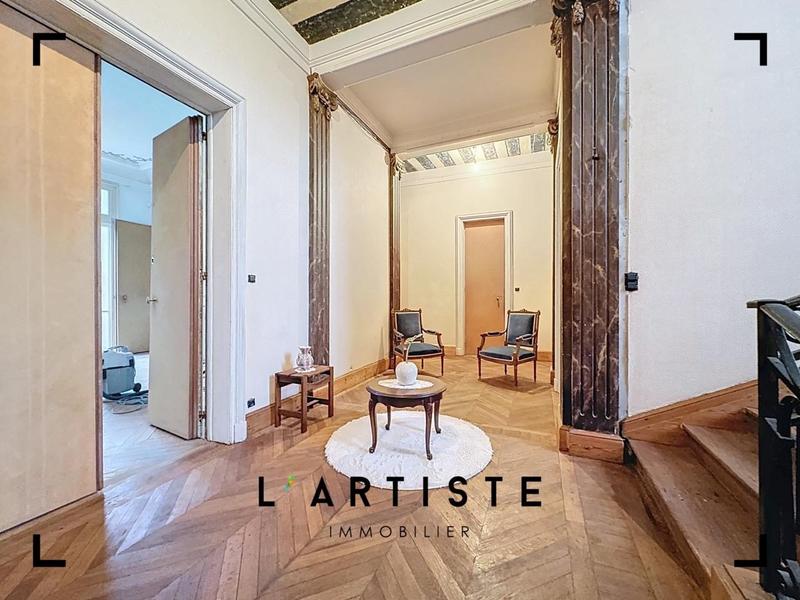 Château - 590 m² - 16 pièces