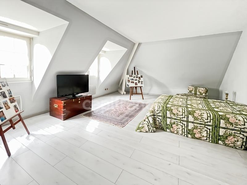 Maison - 224 m² - 7 pièces