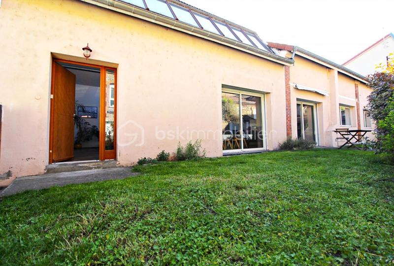 Maison - 202 m² - 8 pièces