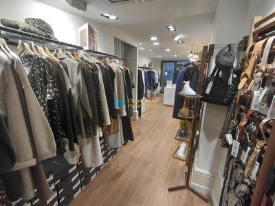 Local commercial - 94 m² - 2 pièces