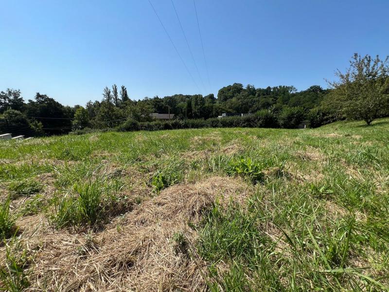 Terrain constructible - 1 068 m²