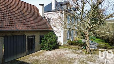 Maison - 162 m² - 8 pièces