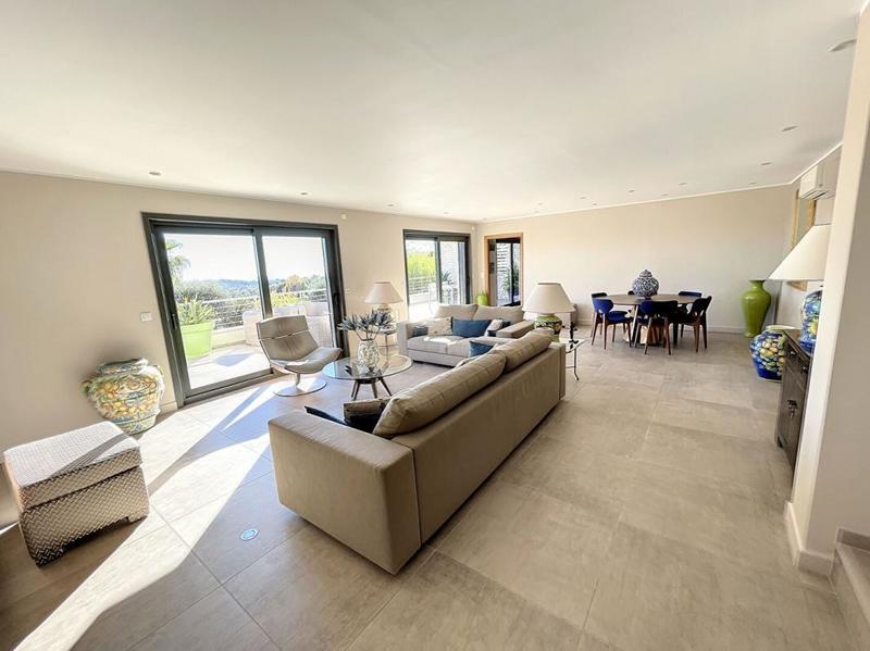 Maison - 170 m² - 5 pièces