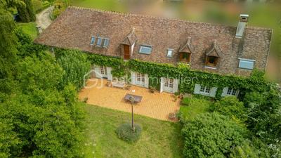 Demeure - 260 m² - 9 pièces