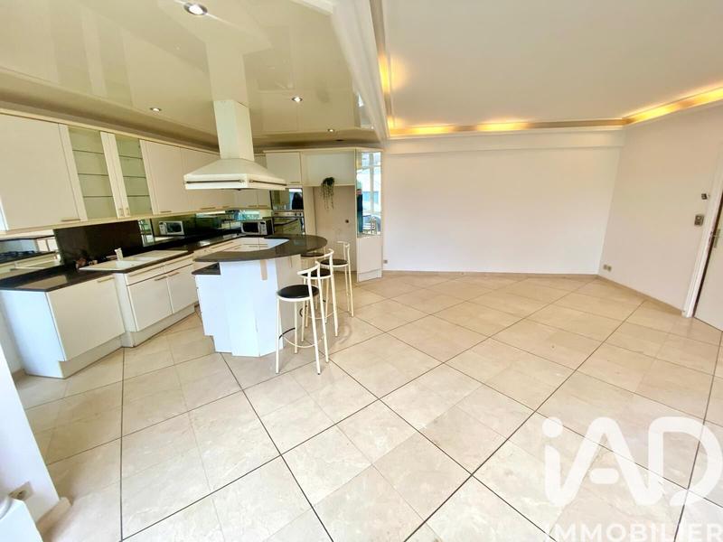 Appartement - 90 m² - 3 pièces