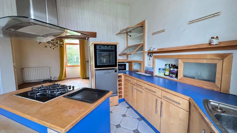 Maison - 231 m² - 6 pièces