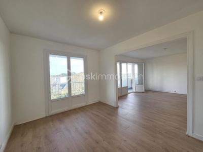 Appartement - 80 m² - 4 pièces