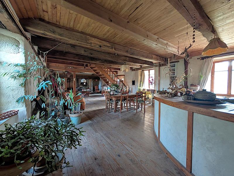 Maison - 200 m² - 5 pièces