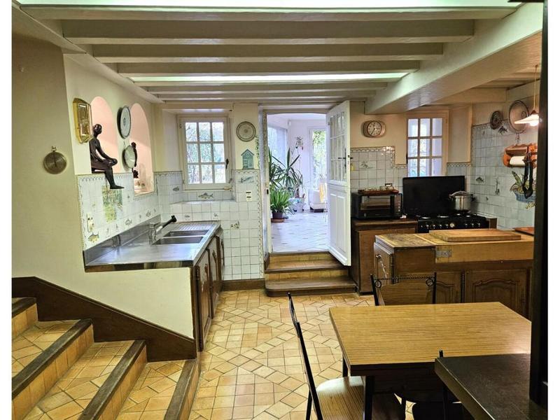 Propriété - 383 m² - 12 pièces