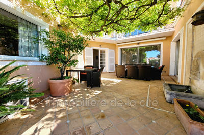 Maison de maîtres - 232 m² - 8 pièces