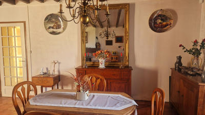 Maison - 237 m² - 8 pièces