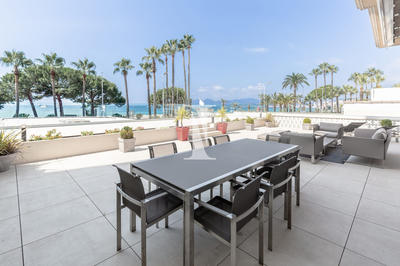 Appartement - 213 m² - 5 pièces