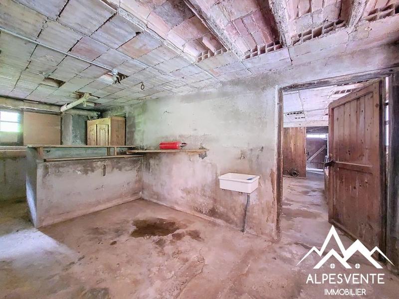 Maison - 330 m² - 14 pièces