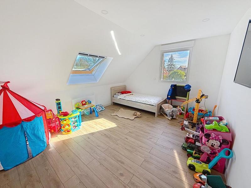 Maison - 255 m² - 7 pièces