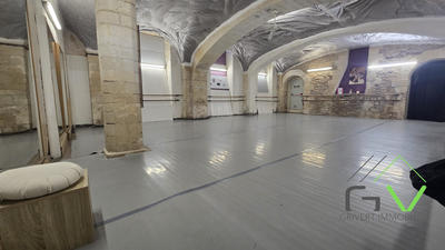 Local commercial - 322 m² - 8 pièces