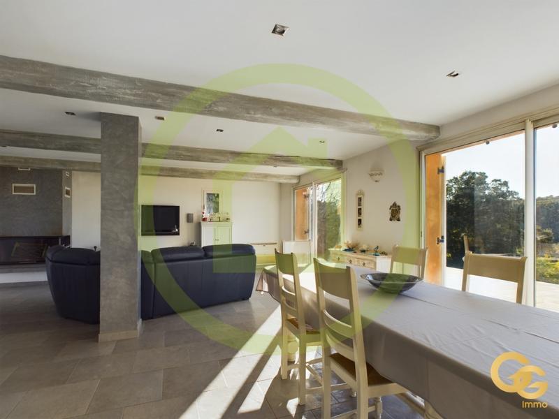 Maison - 194 m² - 6 pièces