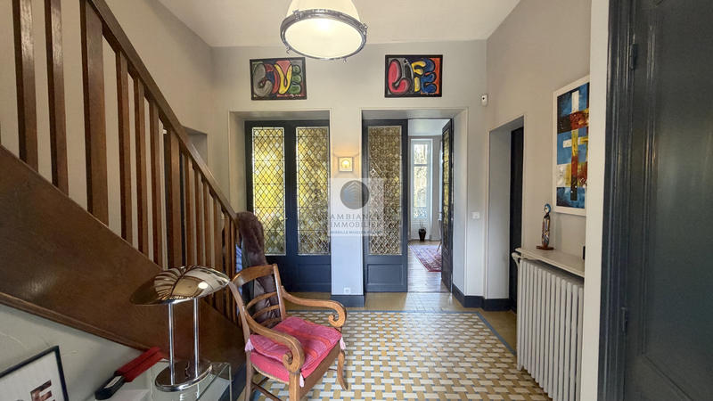 Maison - 306 m² - 10 pièces