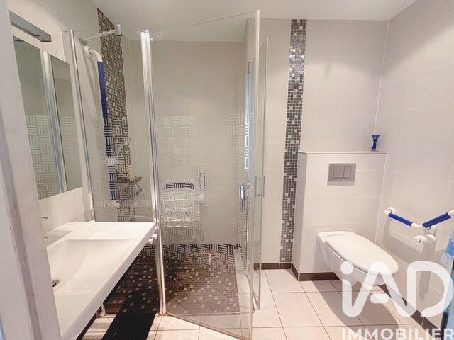 Maison - 201 m² - 7 pièces