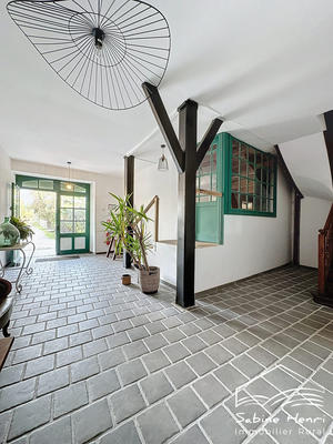 Maison - 750 m² - 22 pièces