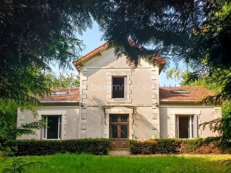 Maison en pierre - 200 m² - 9 pièces