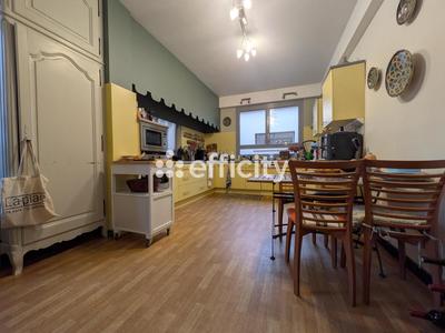 Appartement - 310 m² - 8 pièces