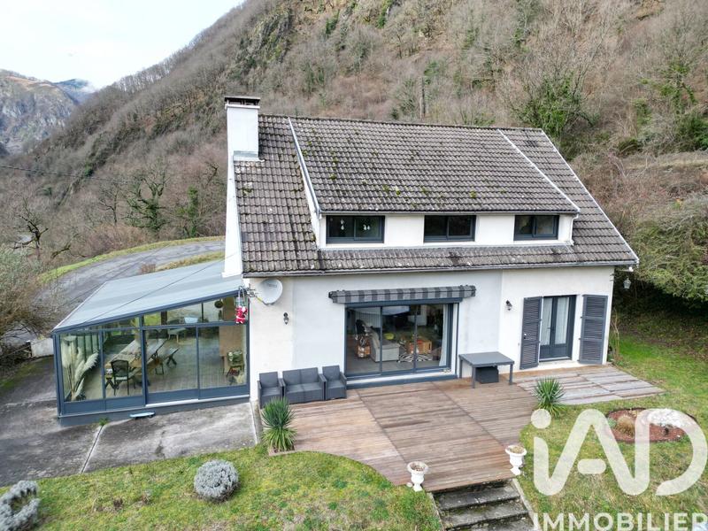 Maison - 186 m² - 6 pièces