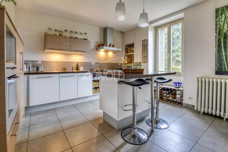 Maison - 189 m² - 9 pièces