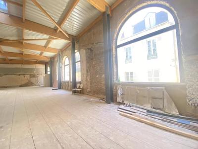 Local commercial - 246 m² - 1 pièce