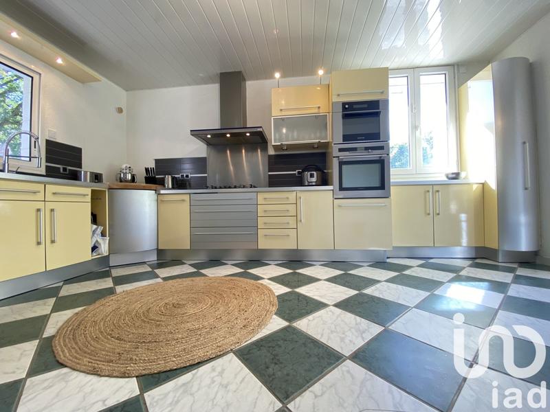 Maison - 215 m² - 8 pièces