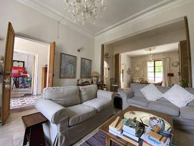 Maison - 215 m² - 7 pièces