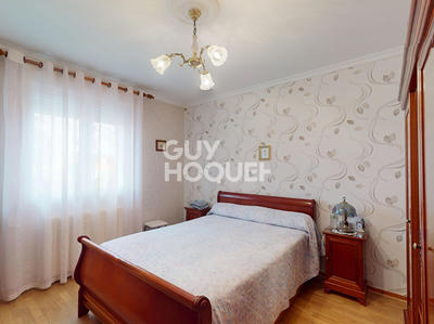 Maison - 213 m² - 16 pièces