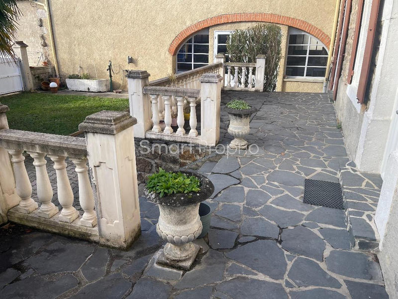 Propriété - 222 m² - 7 pièces