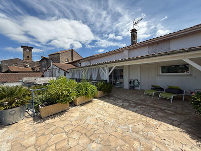 Maison - 259 m² - 7 pièces