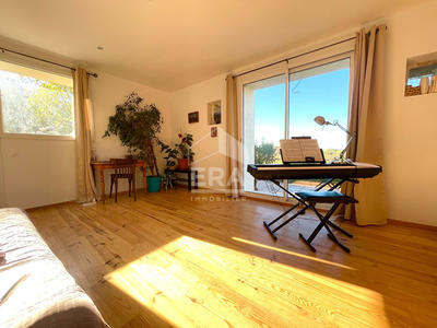 Maison - 213 m² - 8 pièces