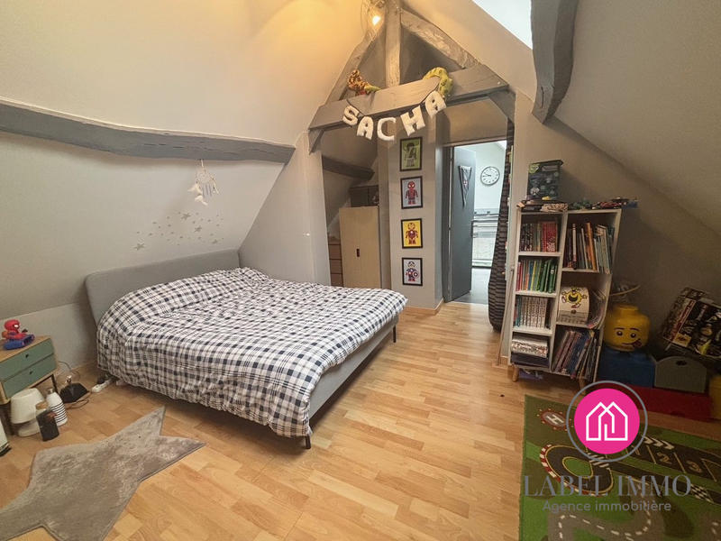 Maison - 225 m² - 8 pièces