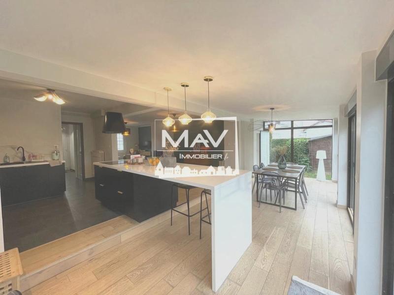 Maison - 121 m² - 5 pièces