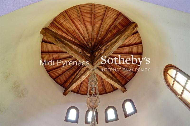 Maison - 242 m² - 6 pièces