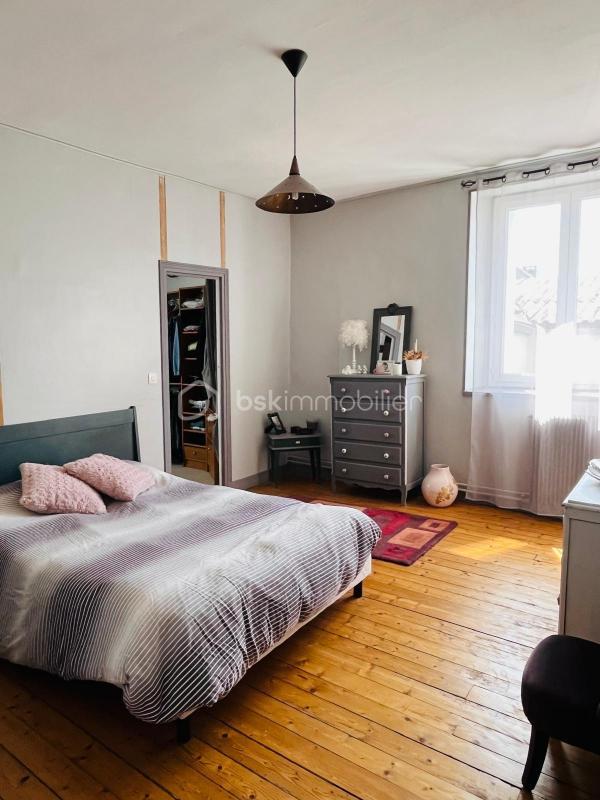 Maison - 245 m² - 8 pièces