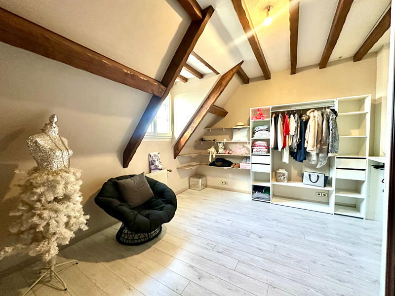 Maison - 180 m² - 9 pièces