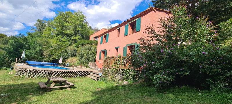 Maison - 274 m² - 10 pièces