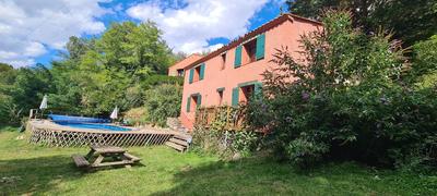 Maison - 274 m² - 10 pièces