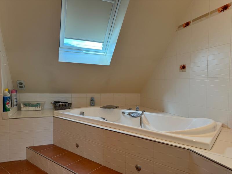 Maison traditionnelle - 191 m² - 7 pièces