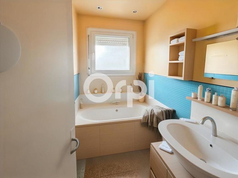 Maison - 96 m² - 5 pièces