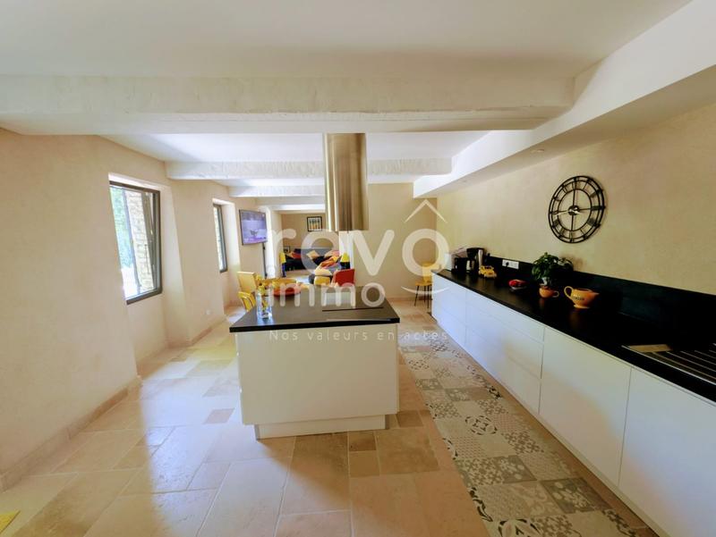 Maison - 255 m² - 7 pièces