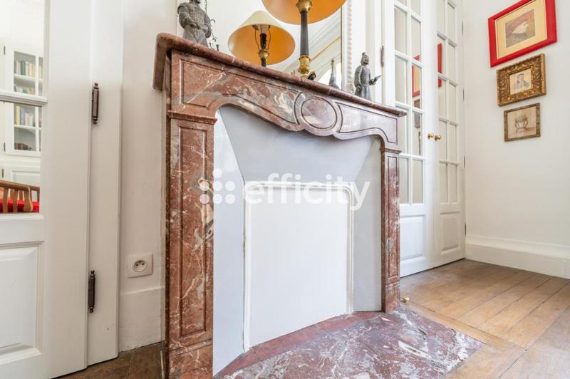 Appartement bourgeois - 82 m² - 4 pièces