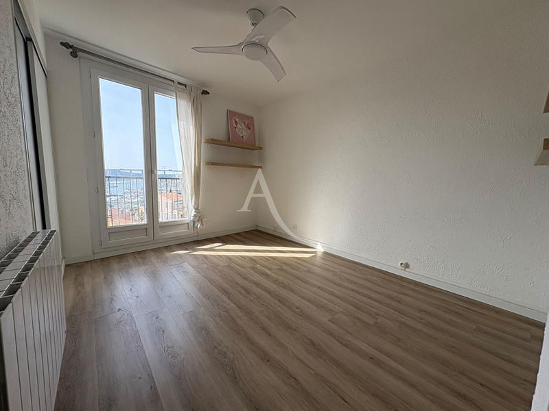 Appartement - 93 m² - 3 pièces