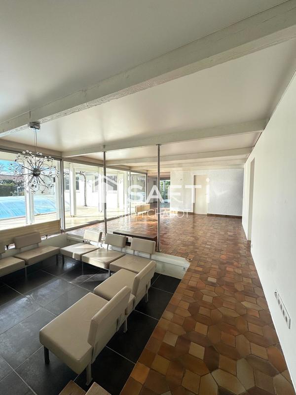 Maison - 252 m² - 6 pièces