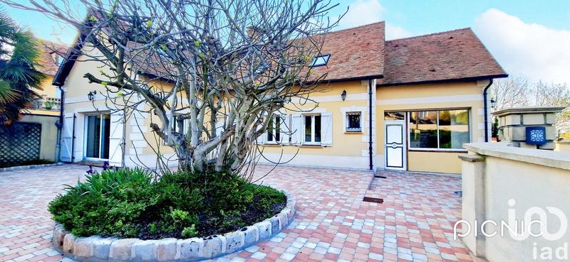 Maison - 218 m² - 6 pièces