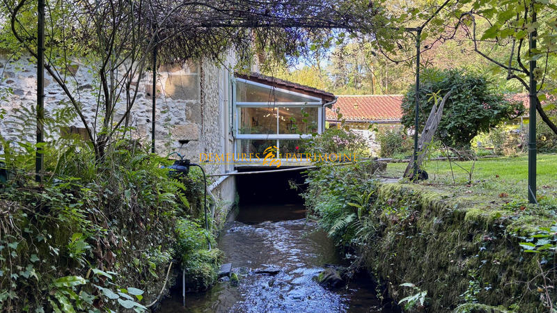 Maison - 304 m² - 7 pièces