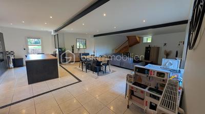 Maison en pierre - 111 m² - 5 pièces